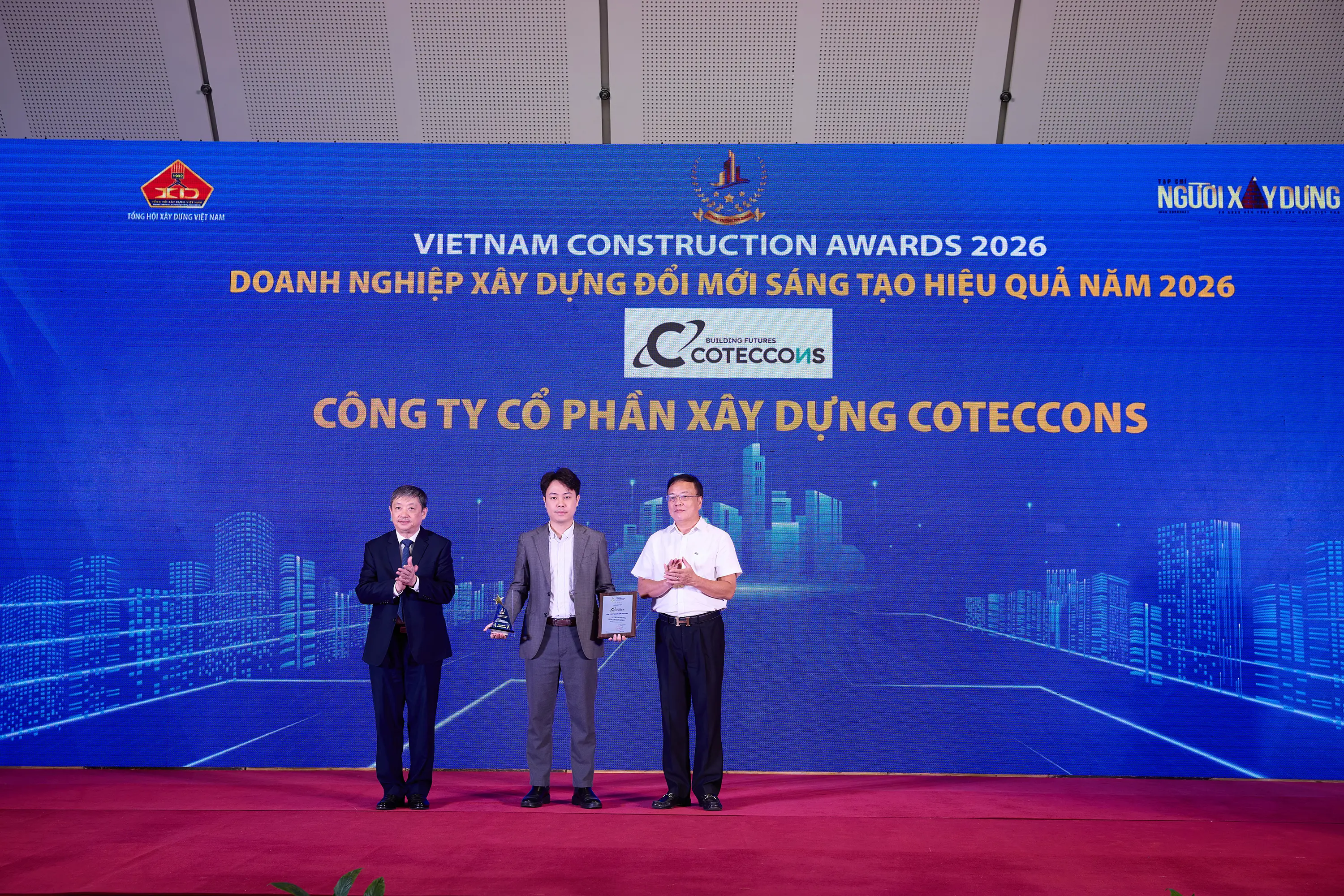 TÁI LẬP “HAT TRICK" TẠI VIETNAM CONSTRUCTION AWARDS 2026, COTECCONS GHI DẤU ẤN Ở 3 HẠNG MỤC TRỌNG ĐIỂM 