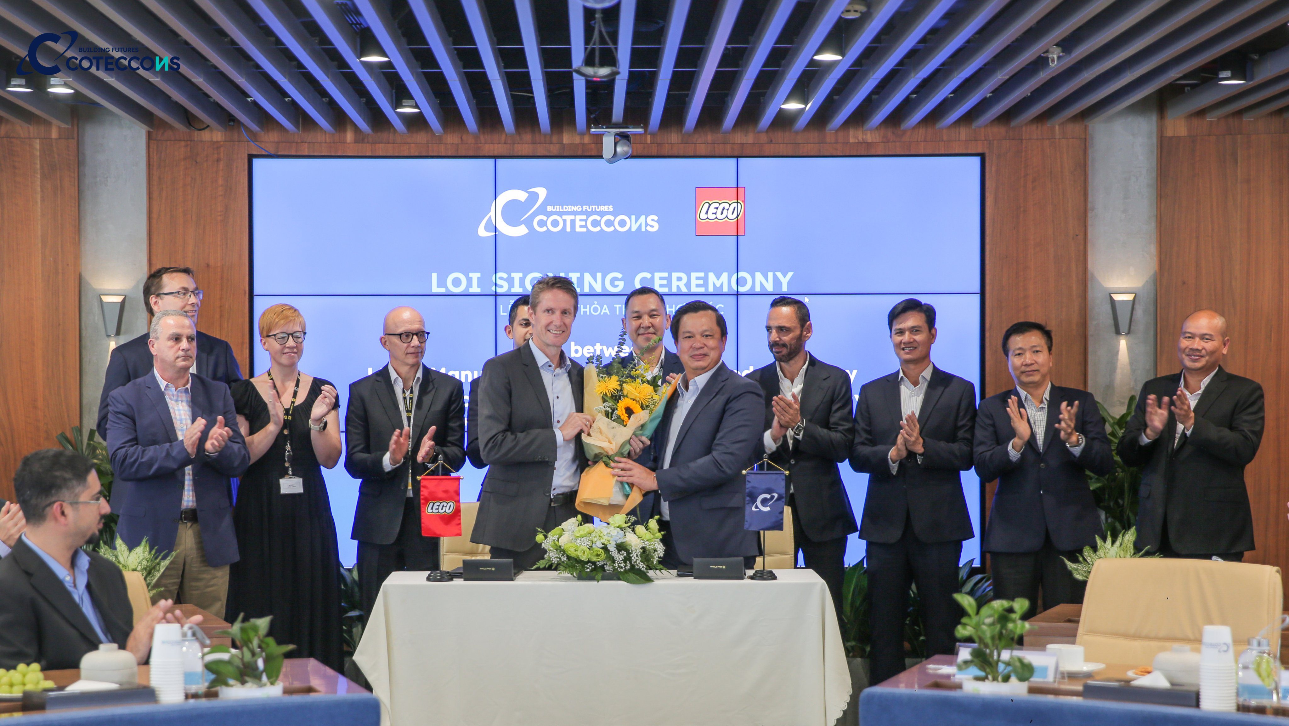 lego-signing-ceremony-2