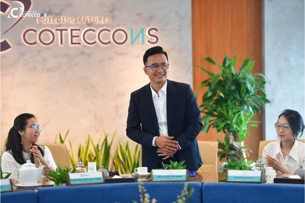 Mr. Nguyễn Văn Hoàng, representative of Long Thanh Construction Production Co., Ltd., shared the following commitments as a partner of Coteccons